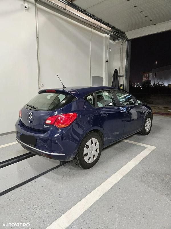 Second-hand Opel Astra Enjoy 110 CP (80 kW) 2015 Culoarealbastru Hatchback