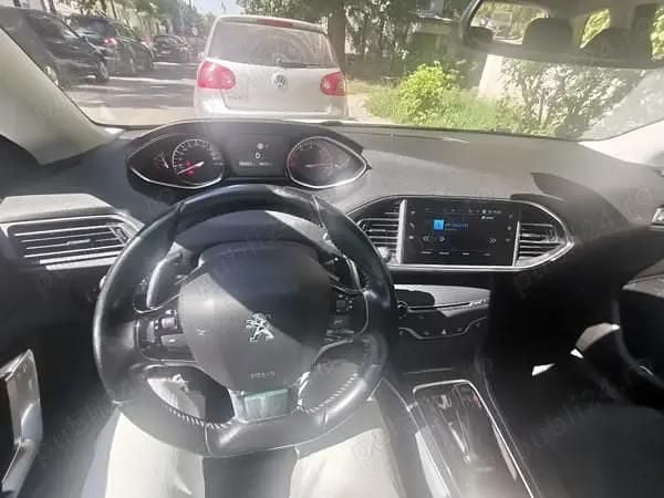 Utilizat 2020 Peugeot 308 Break | 9.999 EUR (Puțin scump) - Imagine 1/4