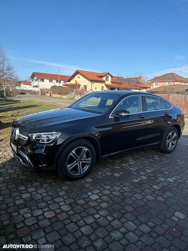 Second-hand Mercedes GLC200 197 CP (144 kW) 2020 Culoarenegru SUV