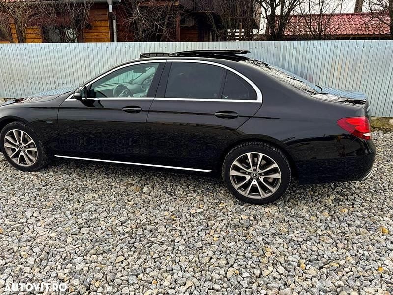 Second-hand Mercedes E300 306 CP (225 kW) 2020 Culoarenegru Berlinǎ