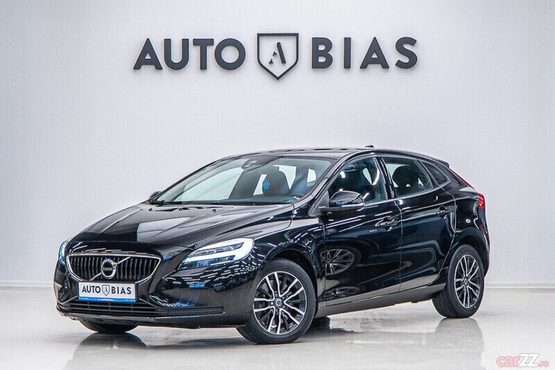 Negru Utilizat 2019 Volvo V40 Momentum Break | 13.450 EUR - Imagine 1/4