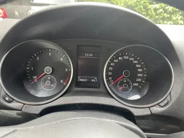 Utilizat 2011 VW Golf VI Berlinǎ | 6.000 EUR (Preț OK) - Imagine 1/4