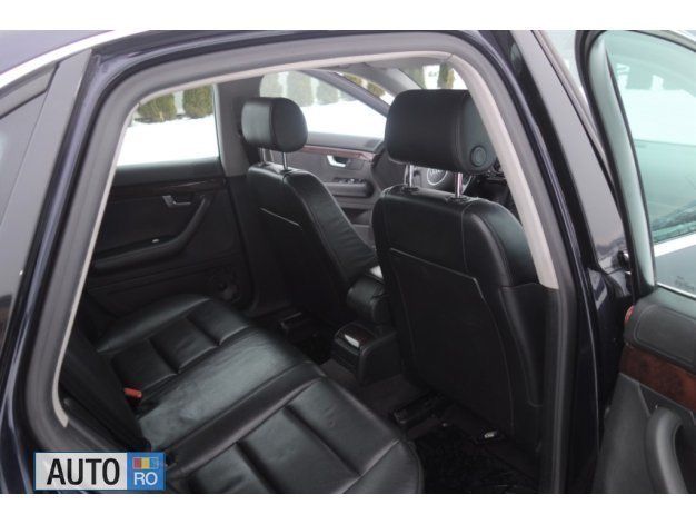 Second-hand Audi A4 S-Line 131 CP (96 kW) 2001 Albastru Berlinǎ