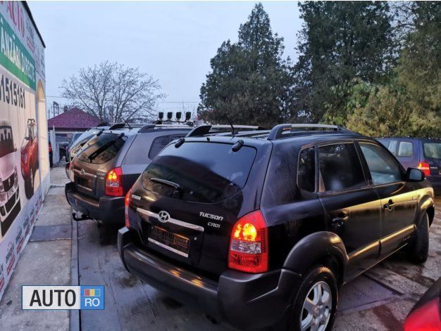Negru metalizat Utilizat 2006 Hyundai Tucson SUV | 4.499 EUR (Preț OK) - Imagine 1/4