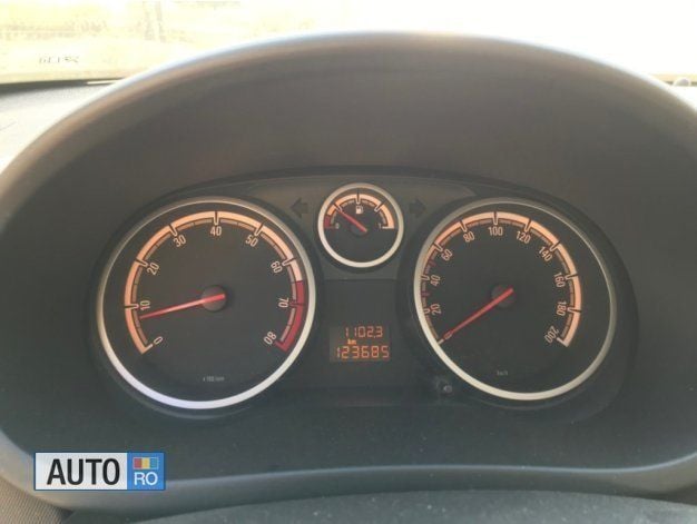 Second-hand Opel Corsa 80 CP (58 kW) 2007 Albastru Berlinǎ