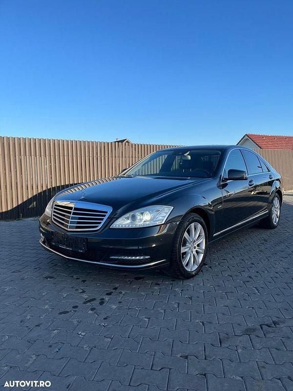 Culoarenegru Utilizat 2011 Mercedes S350 Berlinǎ | 11.990 EUR (Super Preț) - Imagine 1/4