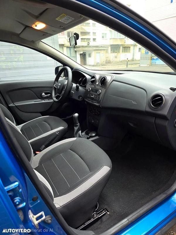 Second-hand Dacia Sandero Stepway 100 CP (73 kW) 2020 Culoarealbastru Hatchback