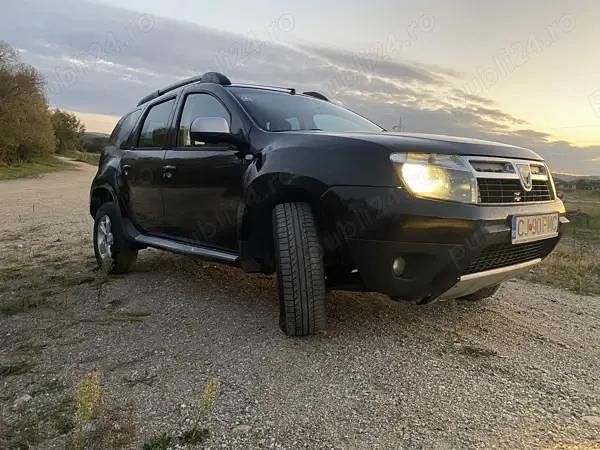 Negru Utilizat 2011 Dacia Duster SUV | 5.900 EUR (Preț OK) - Imagine 1/4