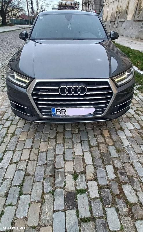 Gri Utilizat 2016 Audi Q7 SUV | 23.000 EUR (Super Preț) - Imagine 1/4