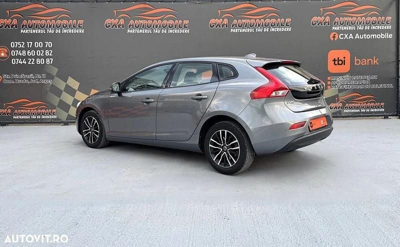 Second-hand Volvo V40 Momentum 120 CP (88 kW) 2017 Culoaregri Hatchback