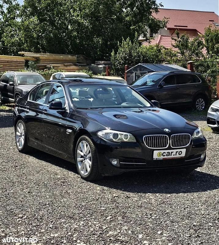 Culoarenegru Utilizat 2011 BMW 528 Comfort Edition Berlinǎ | 11.990 EUR - Imagine 1/4
