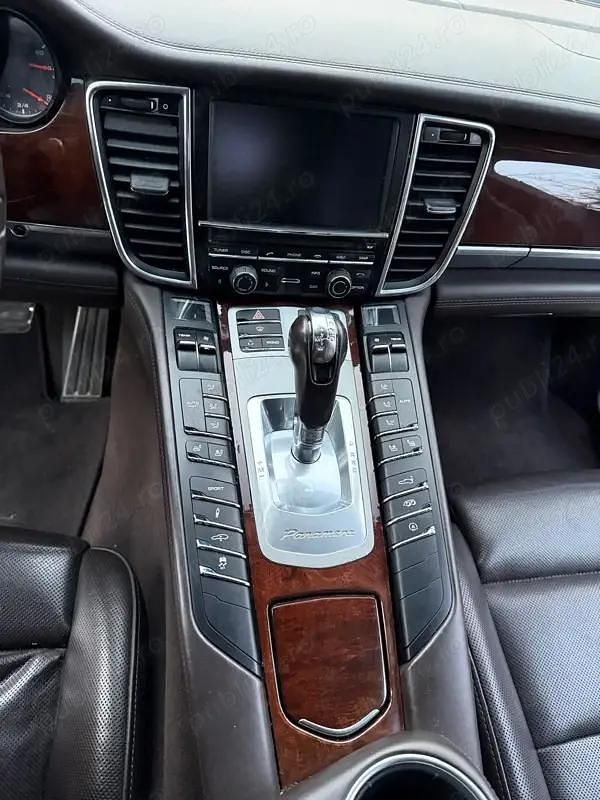 Second-hand Porsche Panamera Turbo 48 CP (35 kW) 2010 Berlinǎ