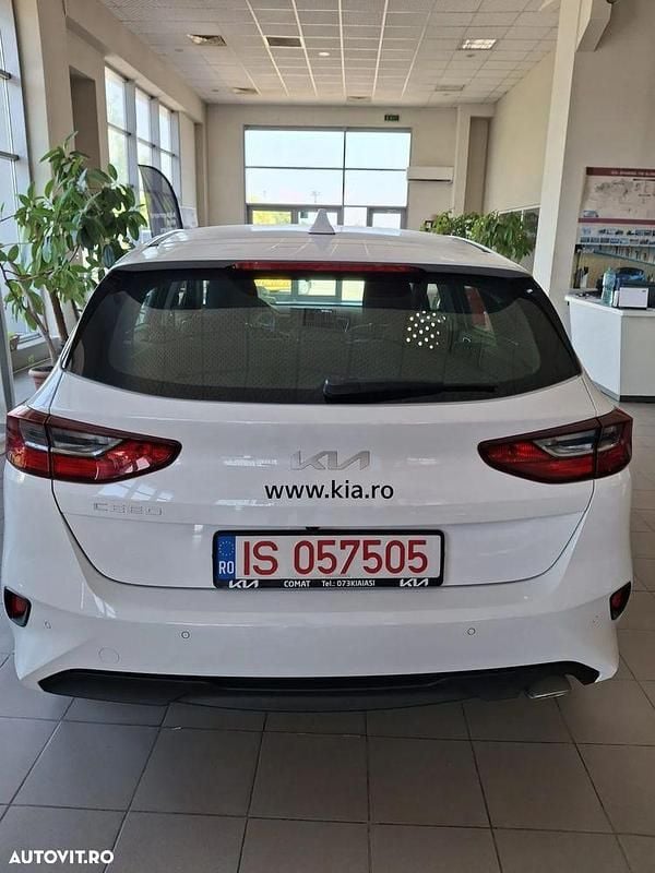Nouă Kia Ceed Best 140 CP (102 kW) 2025 Culoarealb Hatchback