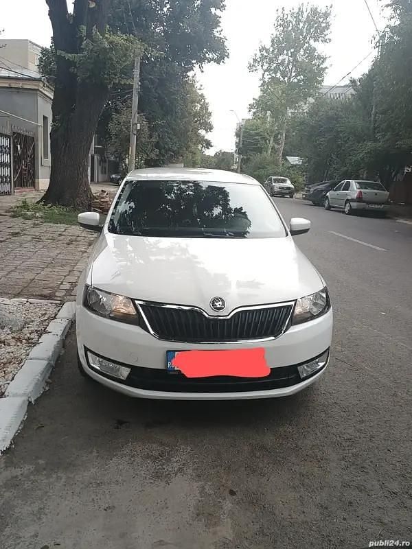 Second-hand Skoda Rapid 105 CP (77 kW) 2015 Alb Berlinǎ