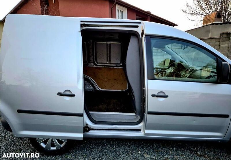 Second-hand VW Caddy 105 CP (77 kW) 2007 Argint Monovolum