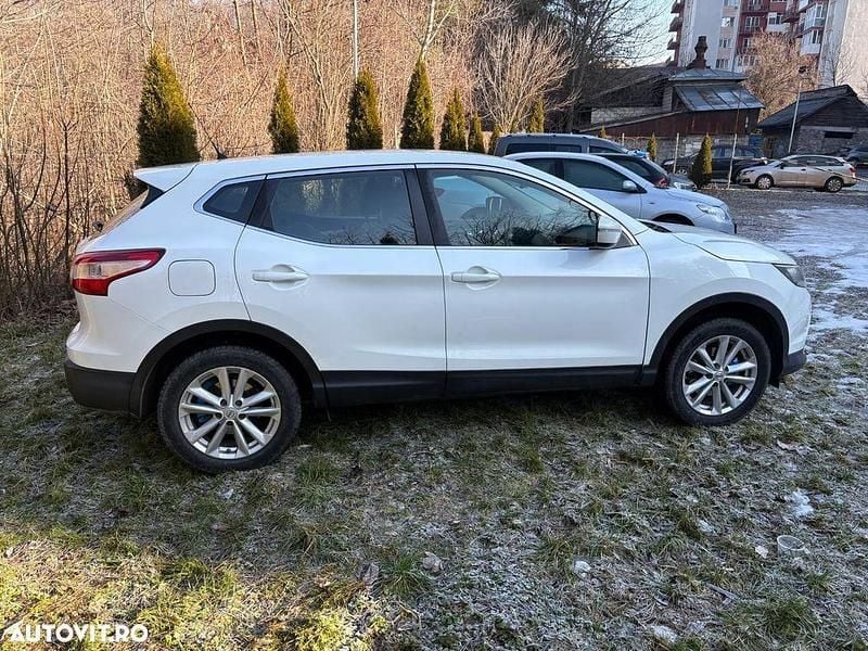 Second-hand Nissan Qashqai 110 CP (80 kW) 2014 Culoarealb SUV