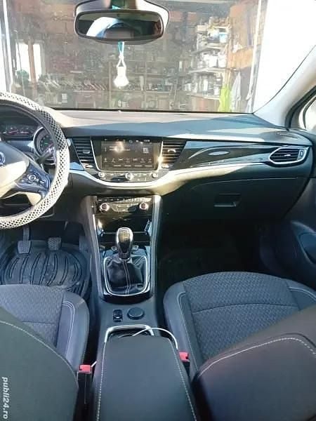Second-hand Opel Astra 138 CP (101 kW) 2017 Negru Berlinǎ