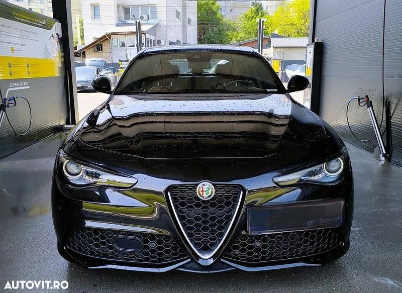 Culoarenegru Utilizat 2022 Alfa Romeo Giulia Veloce Berlinǎ | 29.000 EUR (Super Preț) - Imagine 1/4