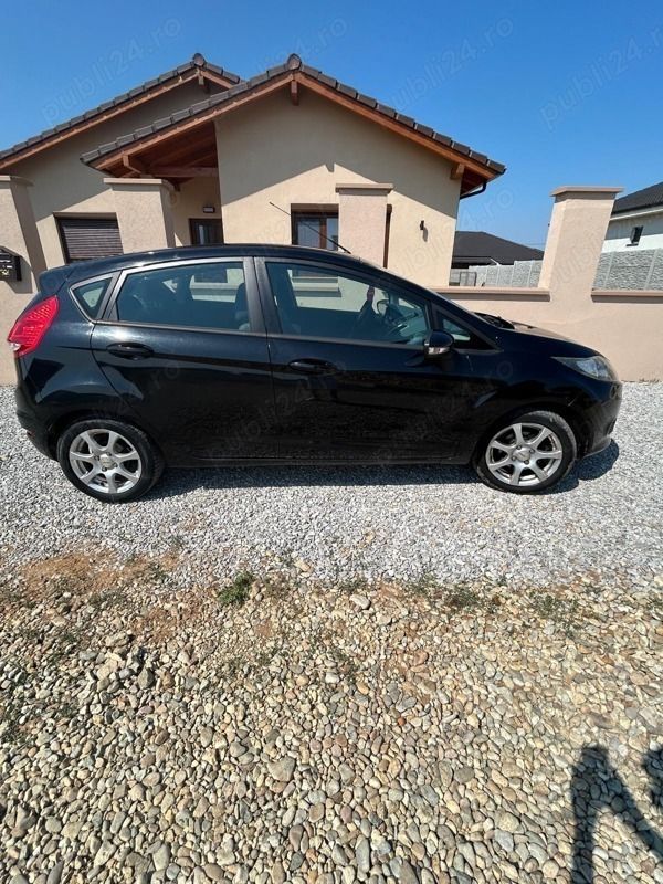 Utilizat 2009 Ford Fiesta Hatchback | 2.750 EUR (Preț OK) - Imagine 1/4