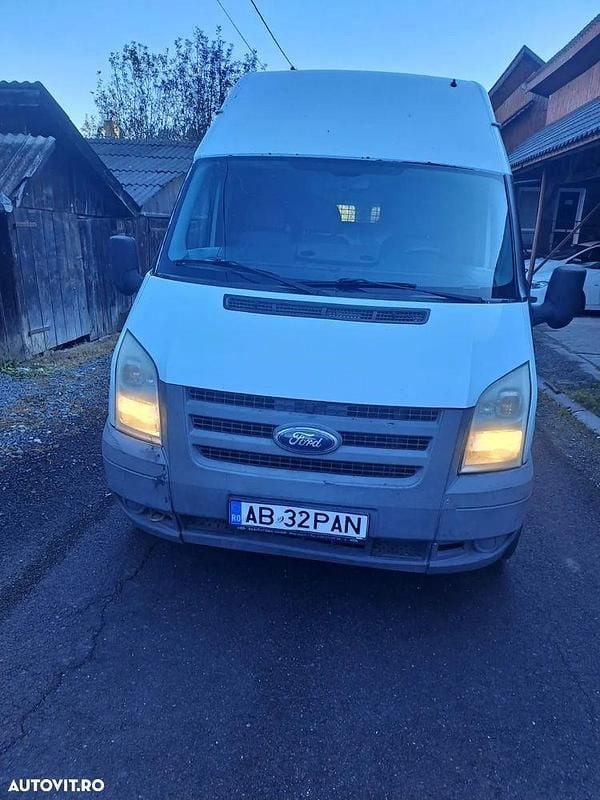 Culoarealb Utilizat 2012 Ford Transit Monovolum | 3.000 EUR (Preț bun) - Imagine 1/4