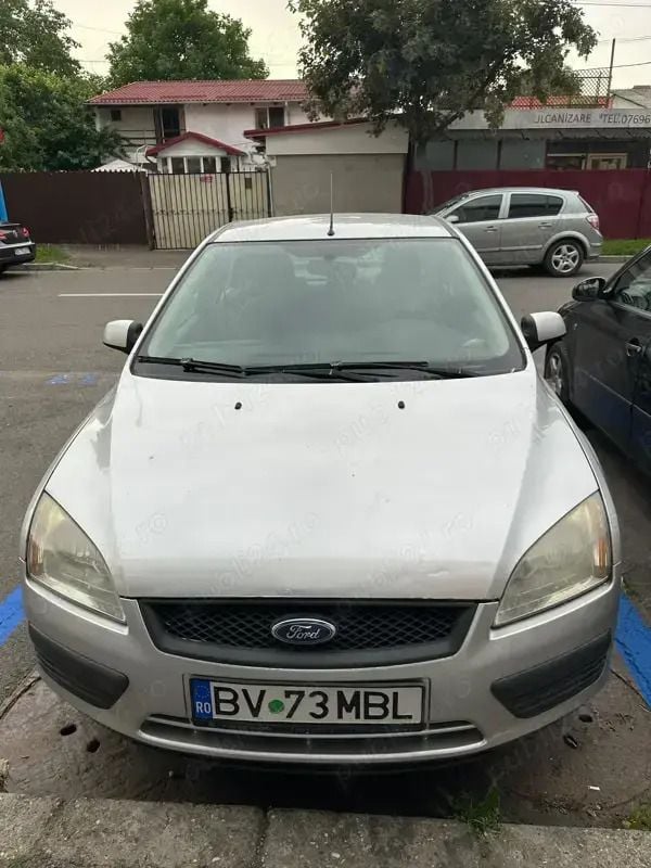 Gri Utilizat 2007 Ford Focus Berlinǎ | 1.100 EUR (Super Preț) - Imagine 1/4