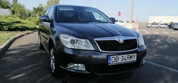 Gri Utilizat 2010 Skoda Octavia Elegance Berlinǎ | 3.990 EUR (Preț OK) - Imagine 1/4