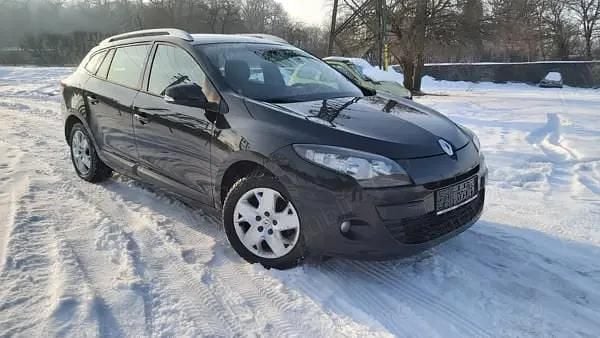 Portocaliu Second-hand 2012 Renault Mégane III Break | 3.799 EUR (Preț bun) - Imagine 1/4