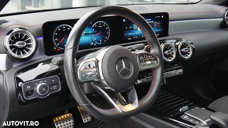 Second-hand Mercedes CLA200 AMG line 163 CP (119 kW) 2020 Culoarenegru Berlinǎ