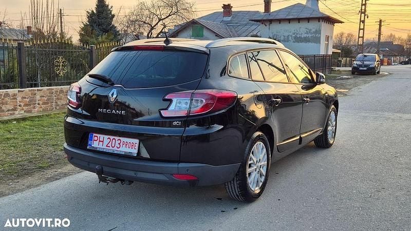 Second-hand Renault Mégane GrandTour Bose Edition 110 CP (80 kW) 2013 Culoarenegru Break