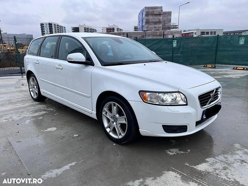 Second-hand Volvo V50 180 CP (132 kW) 2010 Culoarealb Break