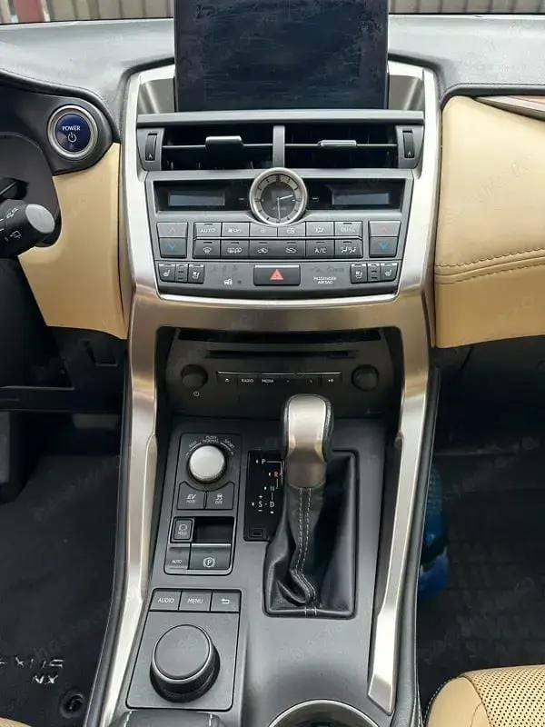 Utilizat 2015 Lexus NX300h SUV | 19.000 EUR (Preț bun) - Imagine 1/4