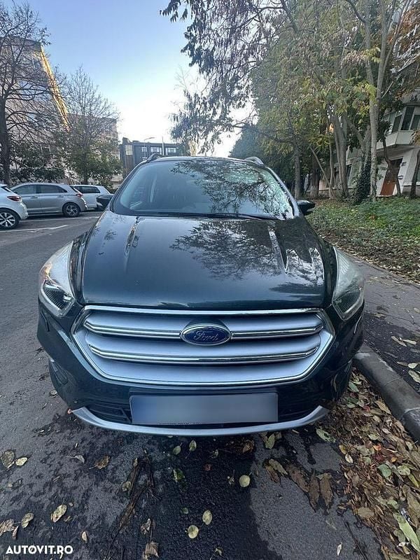 Culoareverde Utilizat 2017 Ford Kuga Titanium SUV | 12.000 EUR (Super Preț) - Imagine 1/4