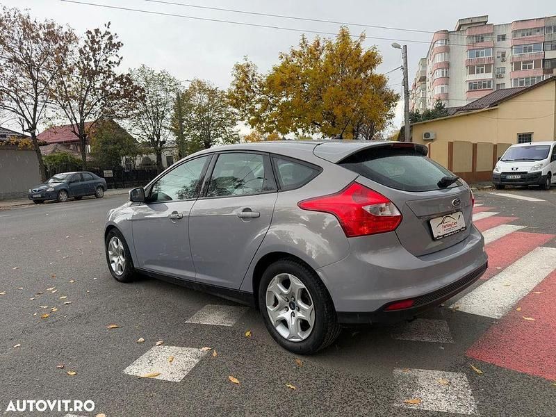 Second-hand Ford Focus Ambiente 95 CP (69 kW) 2012 Culoaregri