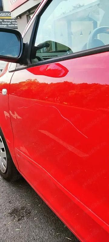 Second-hand VW Fox 44 CP (32 kW) 2010 Rosu Hatchback