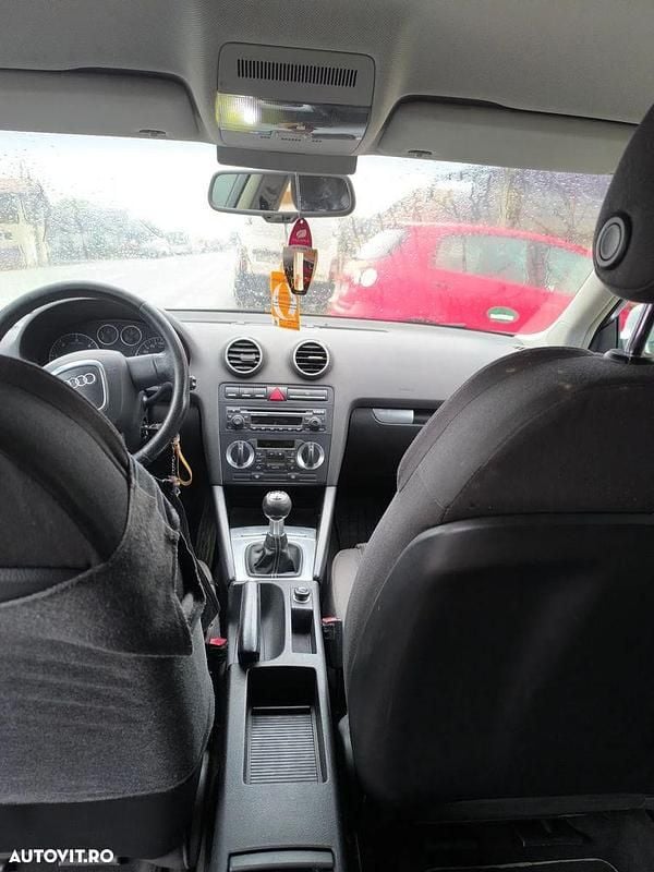Second-hand Audi A3 Ambiente 105 CP (77 kW) 2006 Culoaregri Hatchback