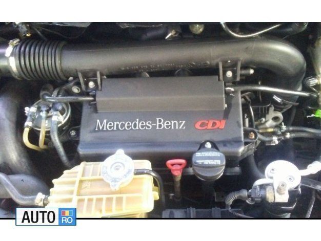 Alb Utilizat 2003 Mercedes Vito Monovolum | 1.590 EUR - Imagine 1/3