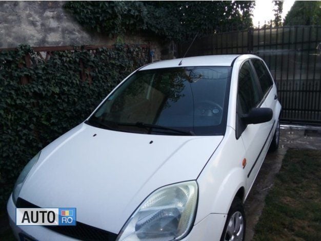 Alb Utilizat 2003 Ford Fiesta Hatchback | 1.000 EUR (Preț OK) - Imagine 1/4
