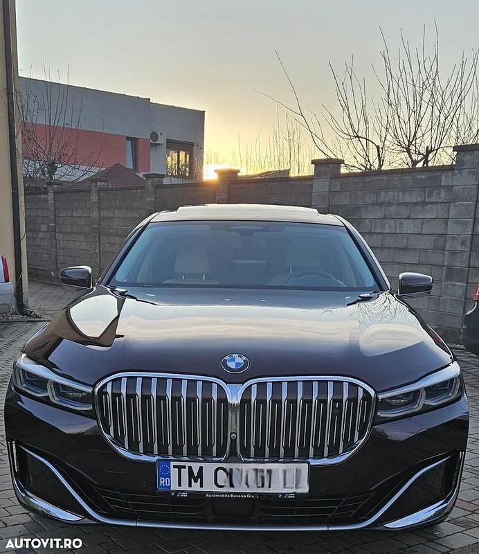 Second-hand BMW 750L Comfort Edition 400 CP (294 kW) 2019 Culoaremaro Berlinǎ