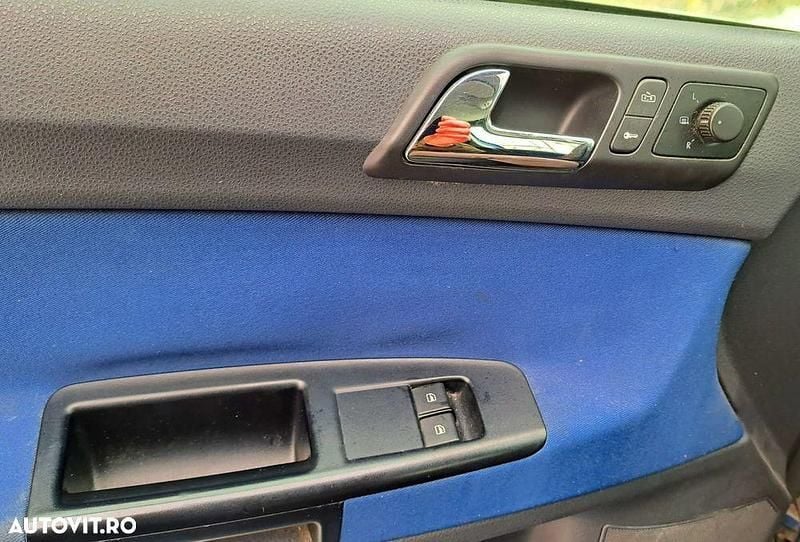 Second-hand VW Polo 80 CP (58 kW) 2007 Culoarealbastru Hatchback