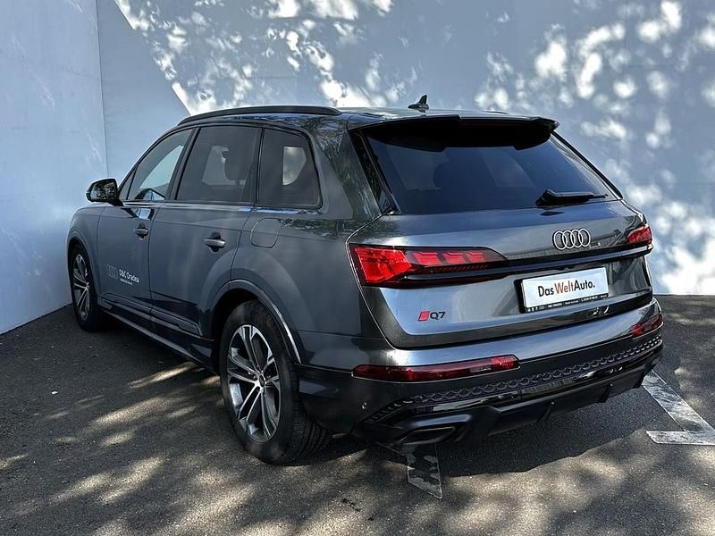 Second-hand Audi Q7 S-Line 394 CP (289 kW) 2024 Gri inchis  metalic SUV