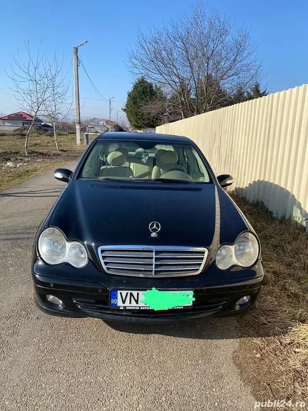 Second-hand Mercedes C180 157 CP (115 kW) 2004 Berlinǎ