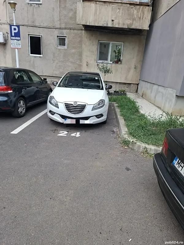 Second-hand Lancia Delta 120 CP (88 kW) 2015 Alb Hatchback