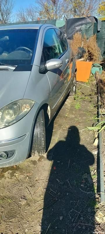 Utilizat 2005 Mercedes A180 Coupe | 800 EUR (Preț bun) - Imagine 1/3