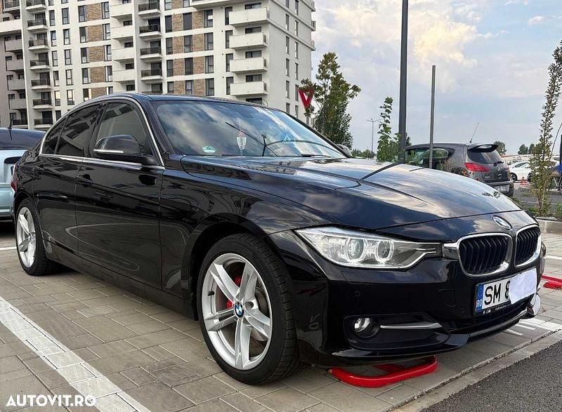 Culoarenegru Utilizat 2013 BMW 320 Comfort Edition Berlinǎ | 12.498 EUR (Preț OK) - Imagine 1/4