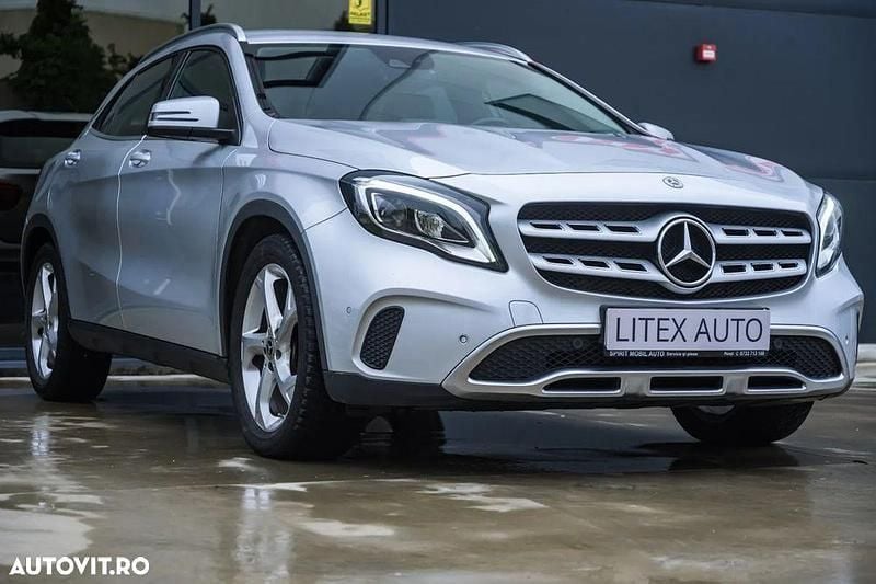 Culoareargint Utilizat 2020 Mercedes GLA200 SUV | 20.500 EUR (Preț bun) - Imagine 1/4