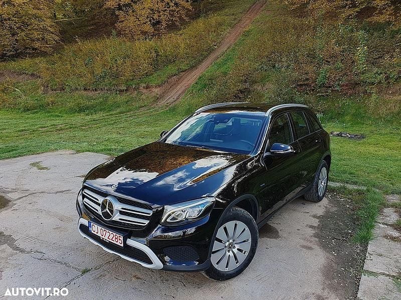 Second-hand Mercedes GLC350 320 CP (235 kW) 2018 Culoarenegru SUV