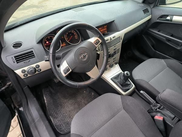 Second-hand Opel Astra 110 CP (80 kW) 2009 Hatchback