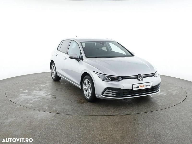 Second-hand VW Golf VIII Life 150 CP (110 kW) 2023 Gri deschis  metalic Hatchback
