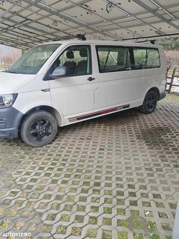 Second-hand VW Transporter 150 CP (110 kW) 2018 Culoarealb Van