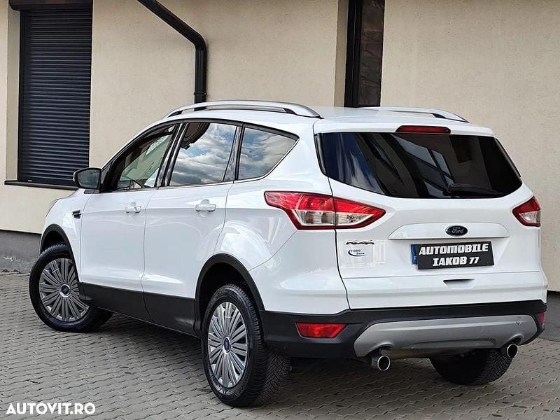 Second-hand Ford Kuga 140 CP (102 kW) 2016 Culoarealb SUV